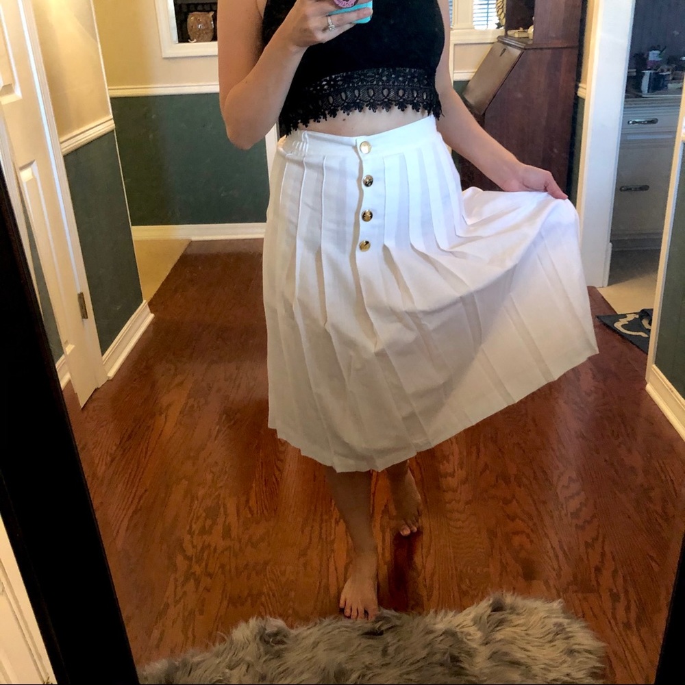Vintage Leslie Fay white accordion skirt